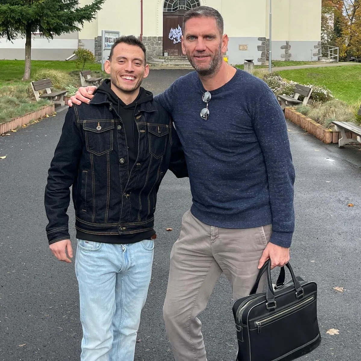 Skuteční lidé. Skutečné pády. Skutečné návraty.